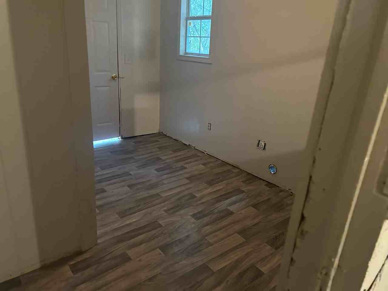 220 8th St - Photo 5 of 5