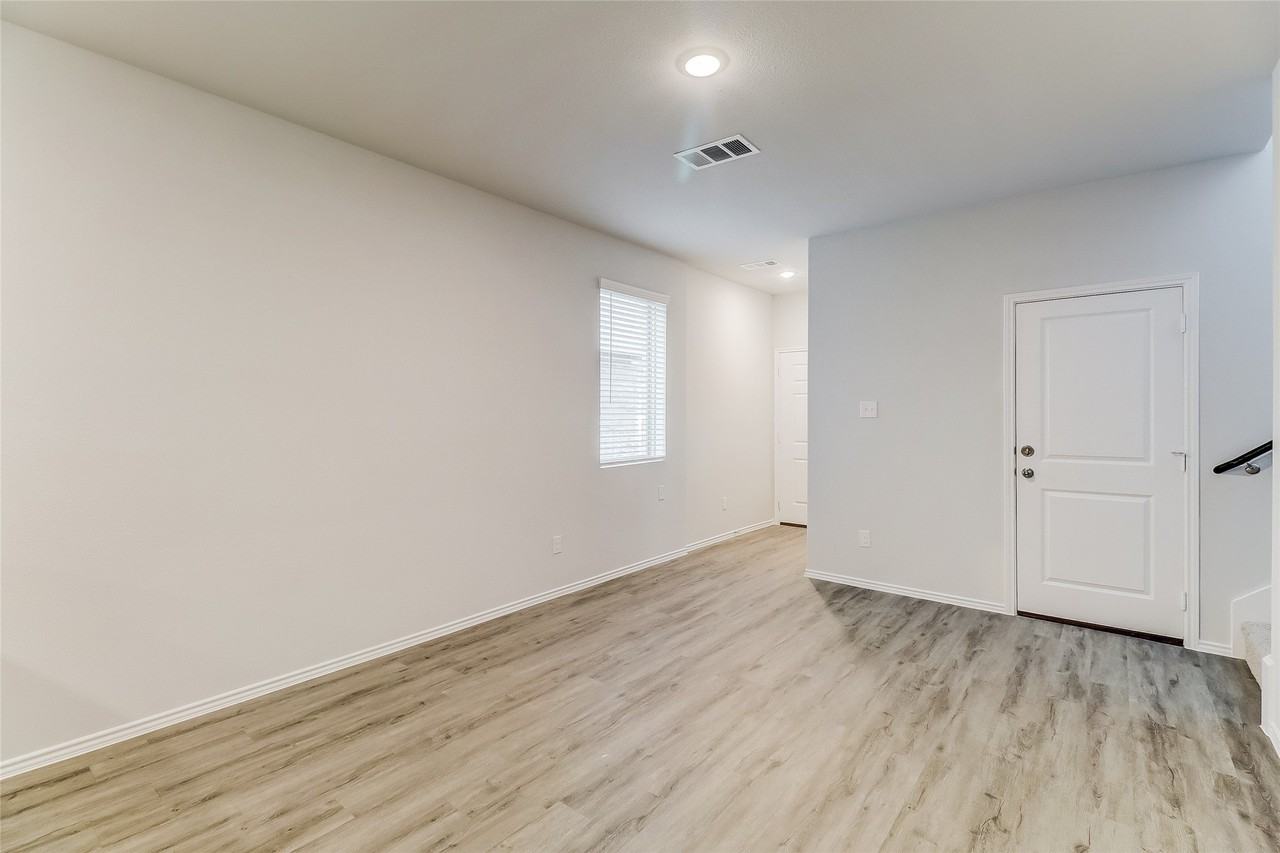1300 Ester Ln - Photo 6 of 16