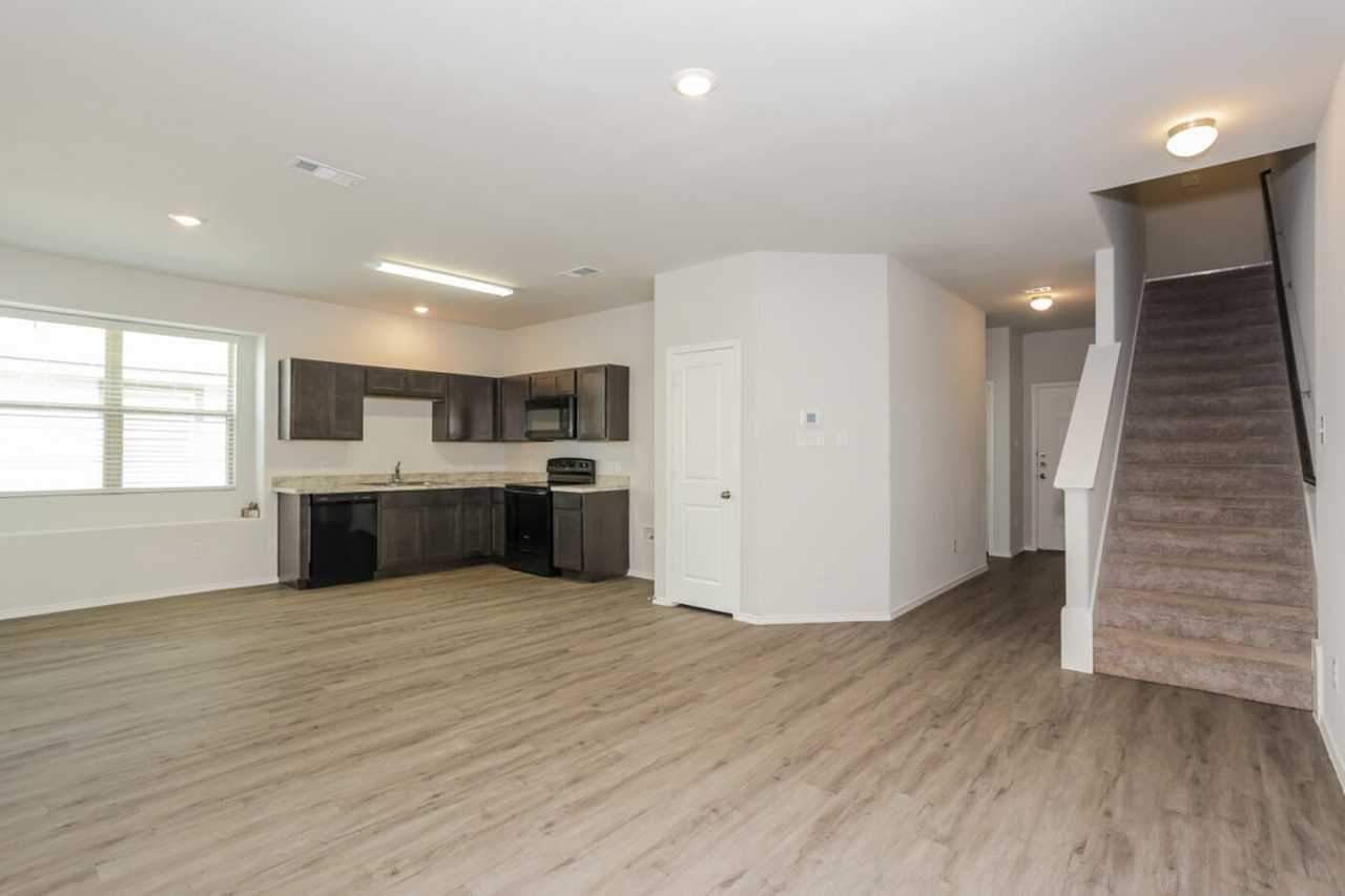 5504 Calm Waters Ct - Photo 6 of 16