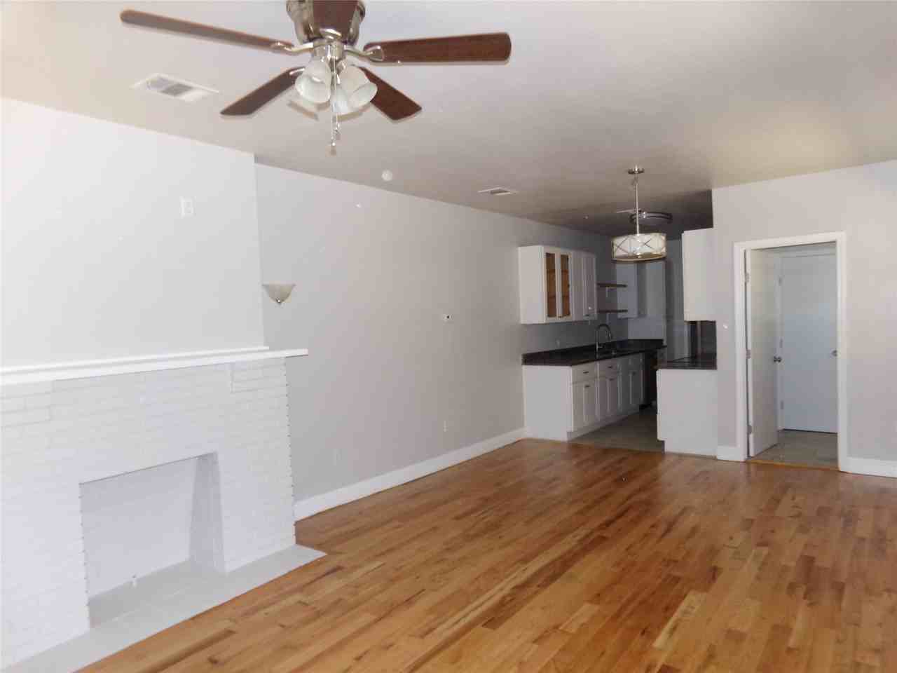 719 S Clinton Ave - Photo 3 of 13