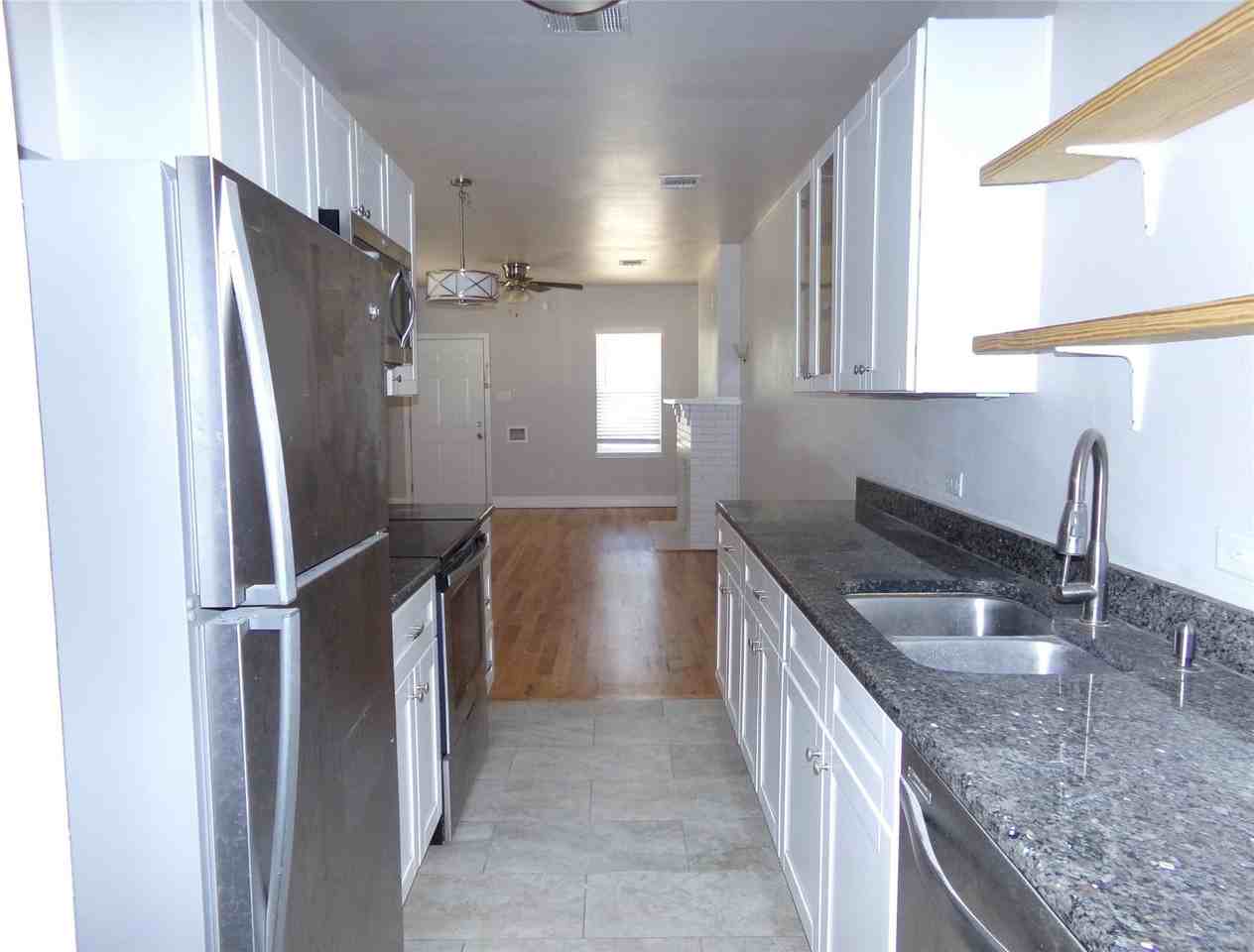 719 S Clinton Ave - Photo 5 of 13
