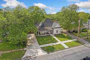 featured image of 700 S Crockett St