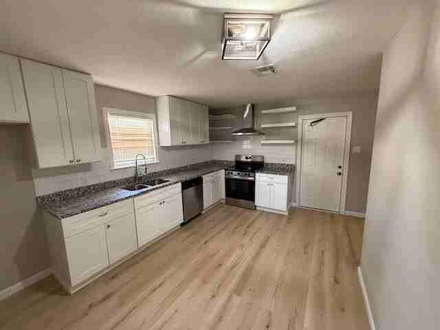 716 Faulkner Ln - Photo 3 of 10