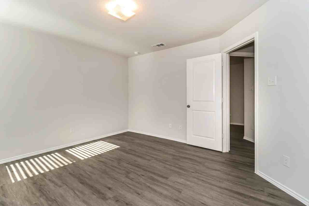 5556 Willamette Dr - Photo 6 of 16