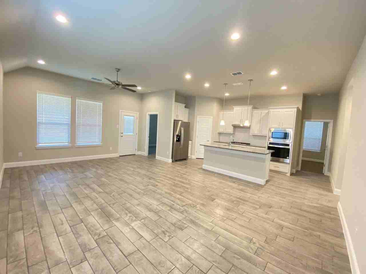 2312 Redwing Dr - Photo 3 of 17