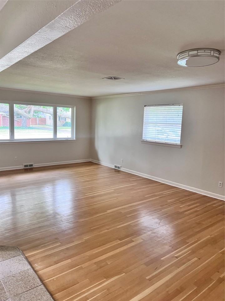 3539 Merrell Rd - Photo 3 of 13