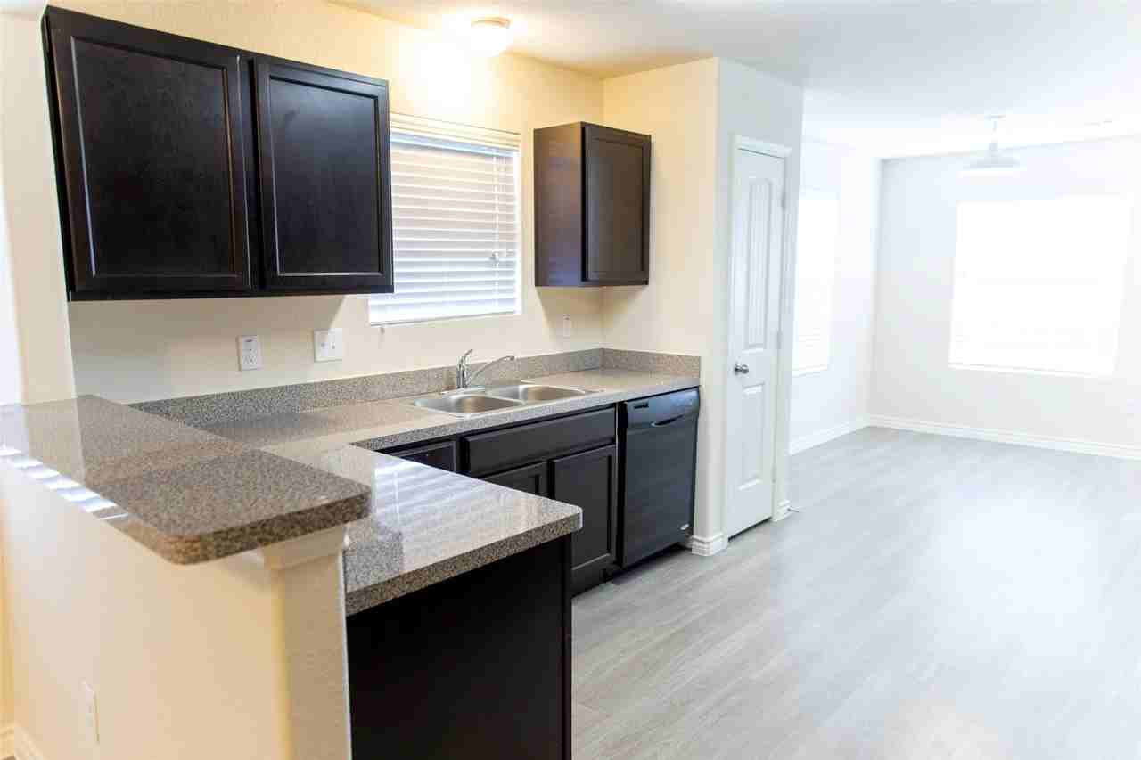 3953 Tarpon Springs Dr - Photo 4 of 13