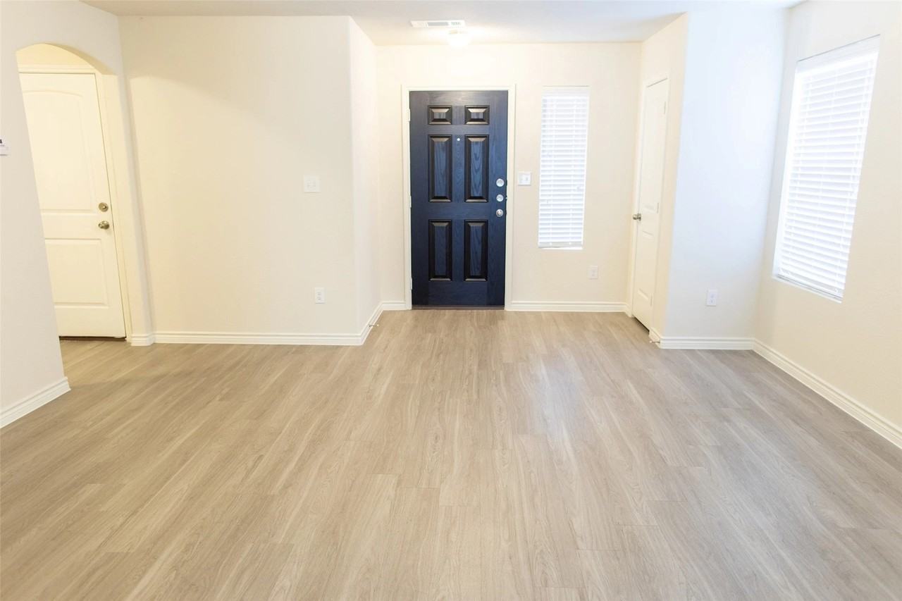 3953 Tarpon Springs Dr - Photo 6 of 13