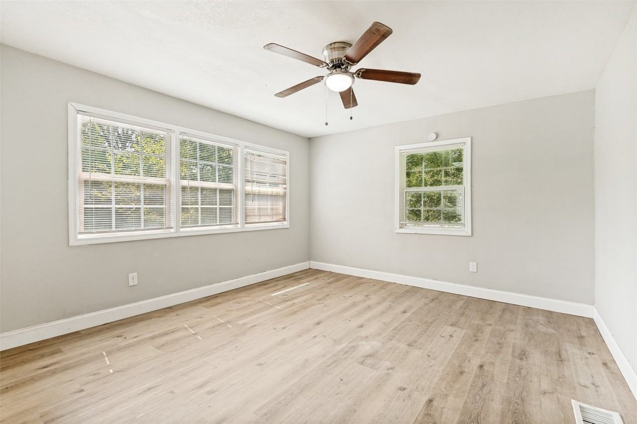 422 Stone St - Photo 4 of 23