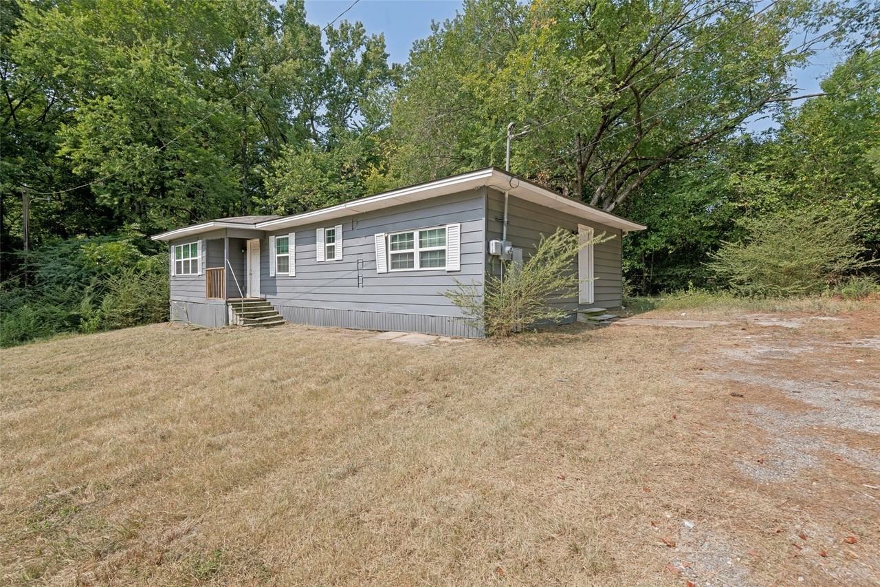 422 Stone St - Photo 5 of 23