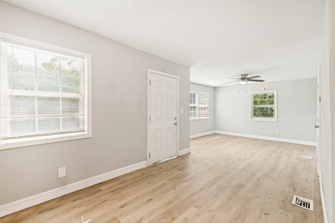 422 Stone St - Photo 6 of 23