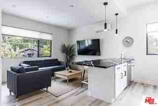 9024 Phyllis Ave #B - Photo 2 of 8