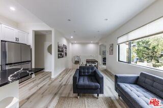 9024 Phyllis Ave #B - Photo 3 of 8