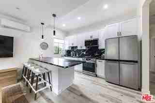 9024 Phyllis Ave #B - Photo 6 of 8
