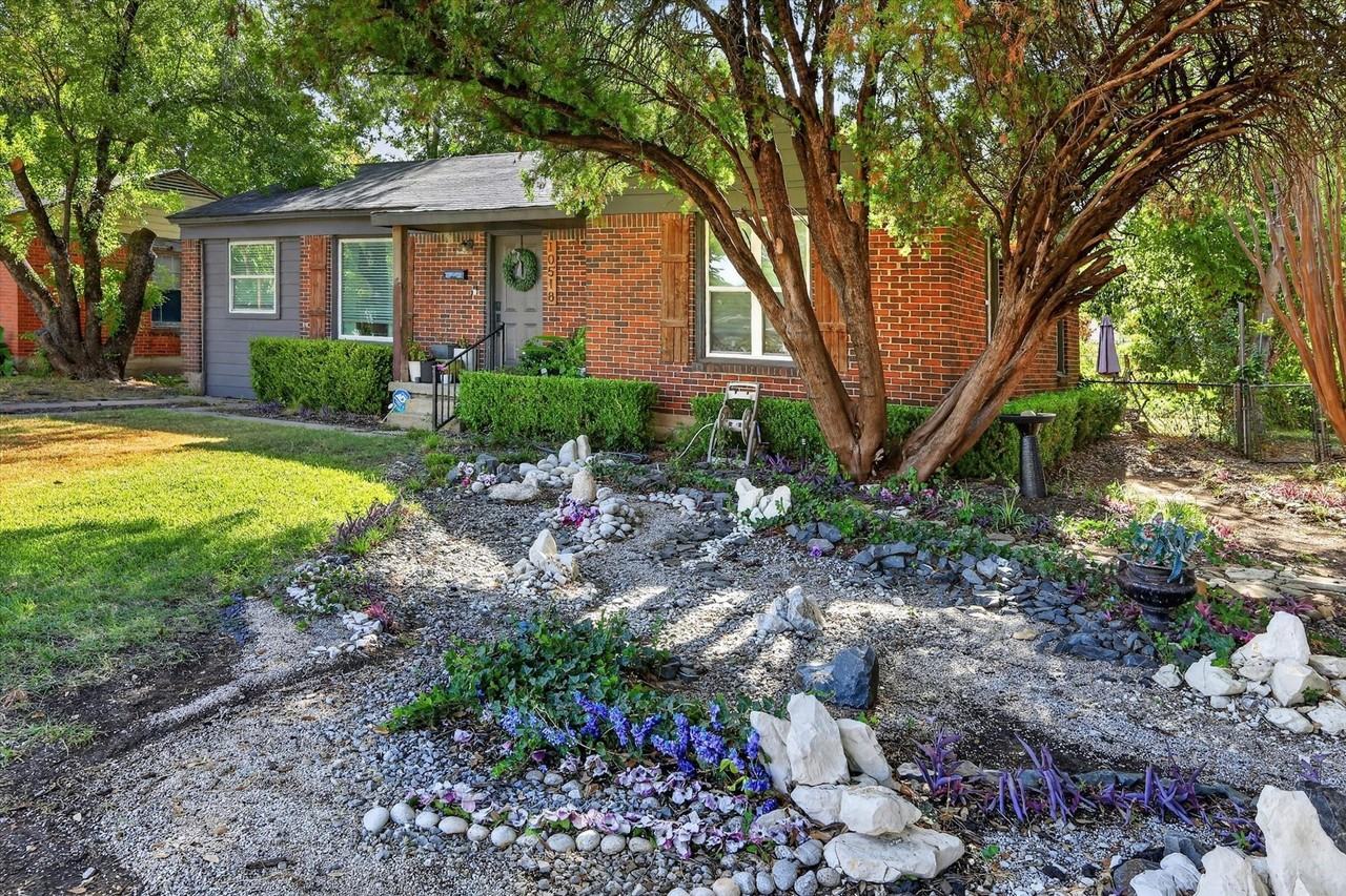 10518 Dawn Dr - Photo 2 of 24