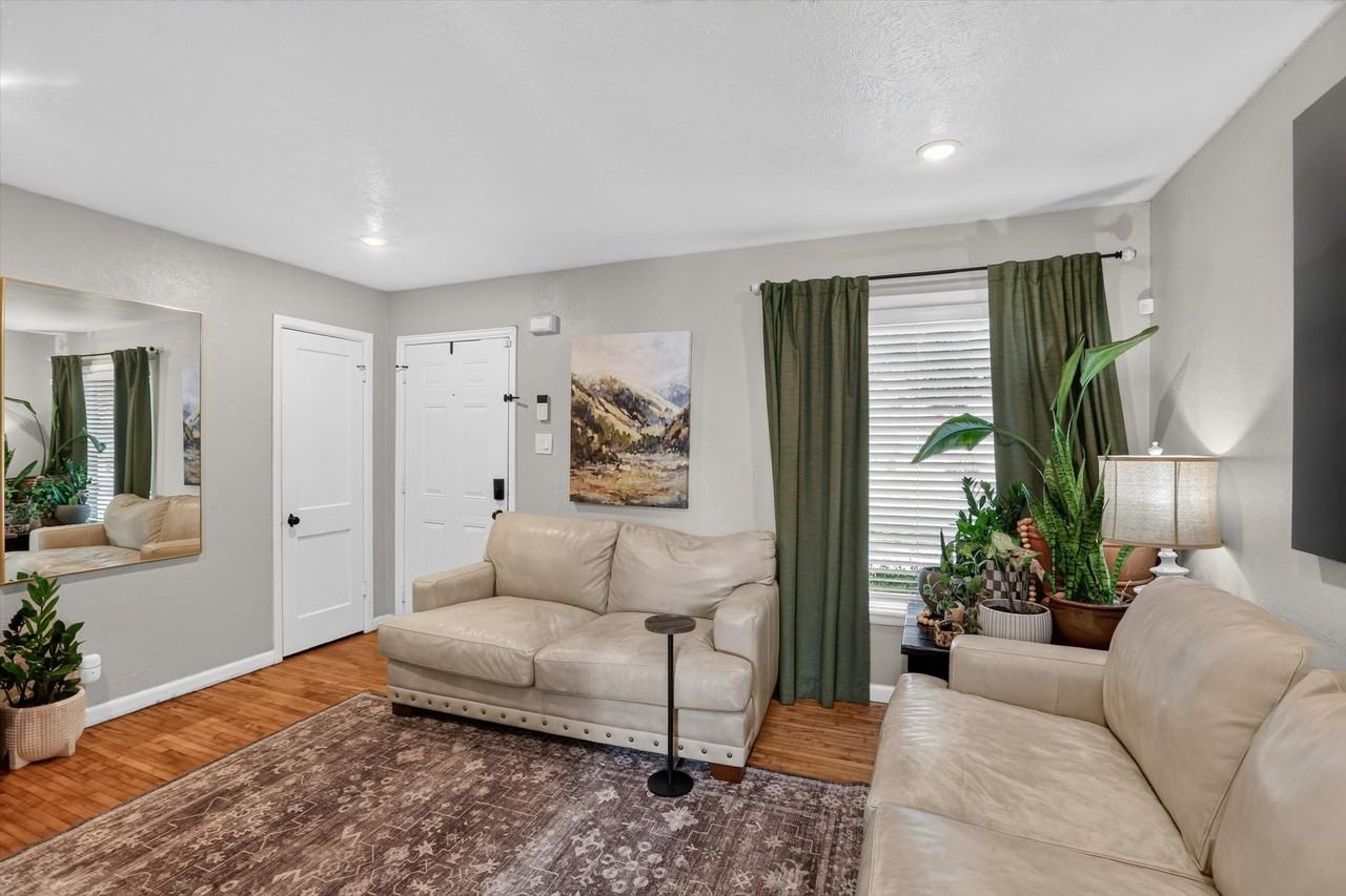 10518 Dawn Dr - Photo 5 of 24