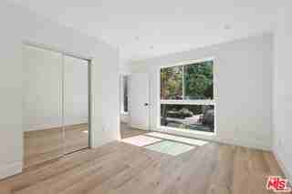 2111 Holly Dr - Photo 3 of 6