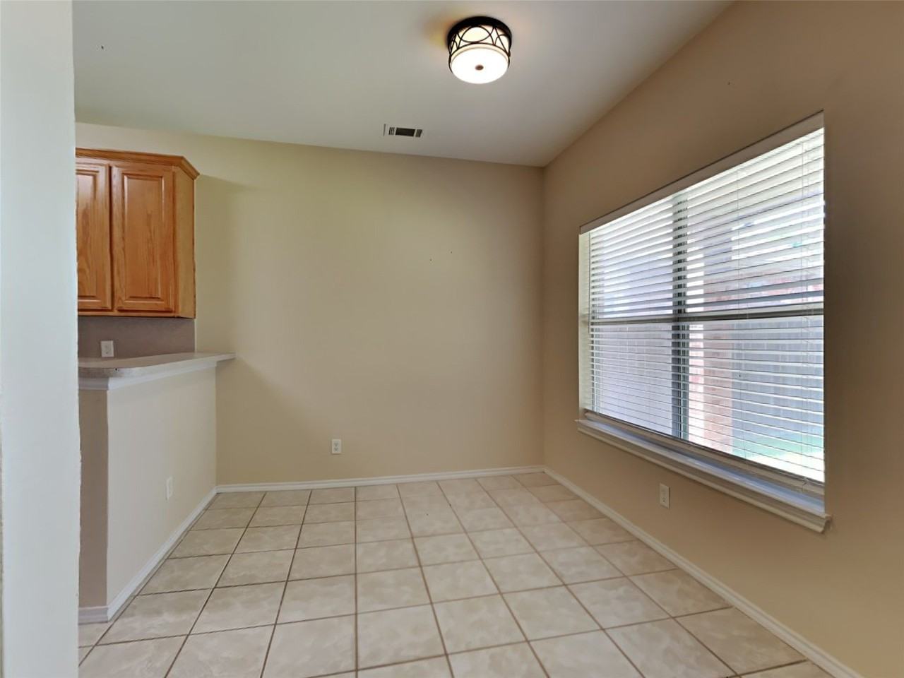 1829 Carver Dr - Photo 7 of 18