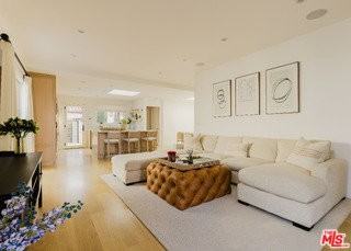 408 Westbourne Dr - Photo 5 of 8