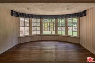 1110 Sutton Way - Photo 5 of 8
