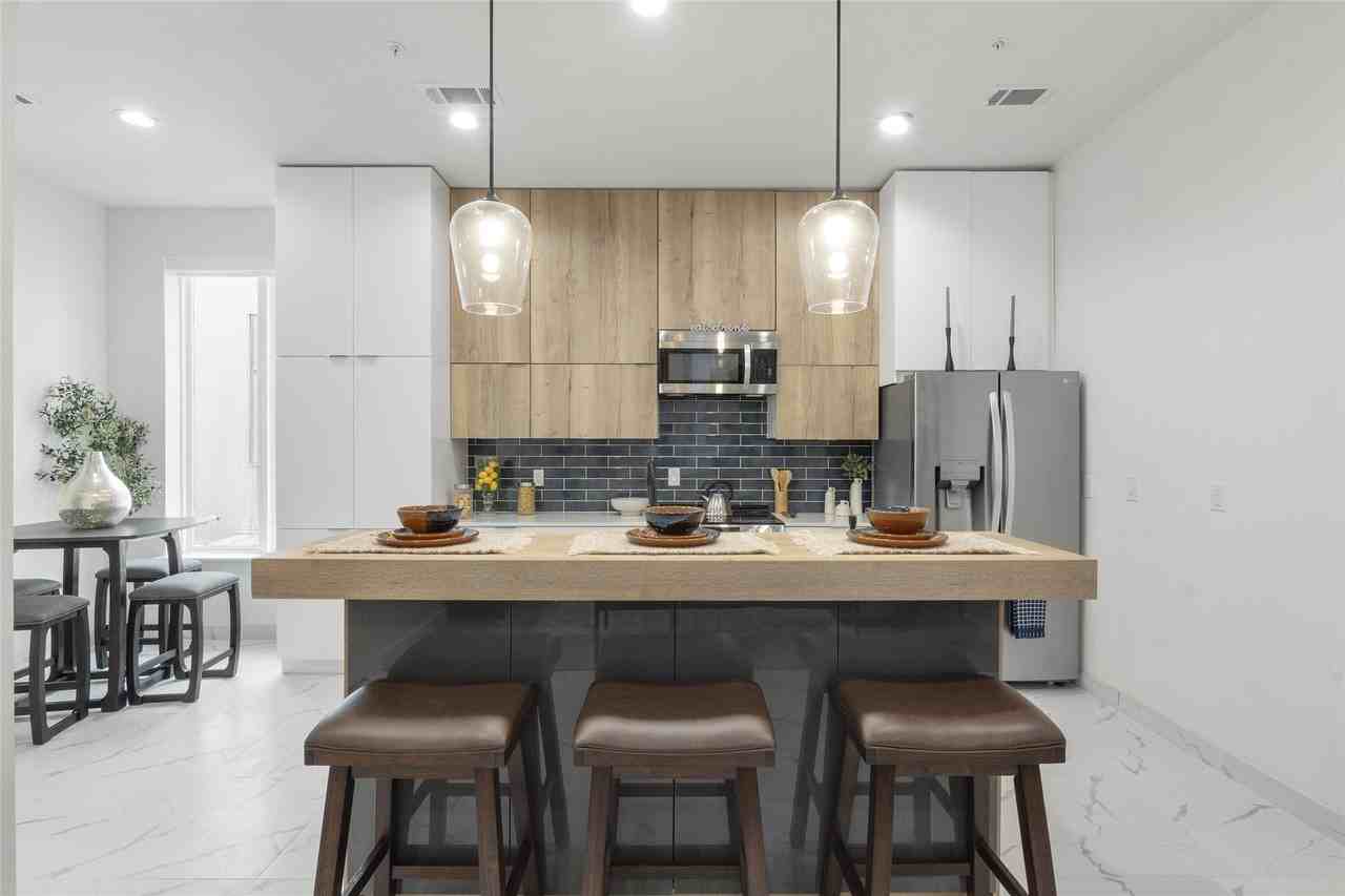 4314 Roseland Ave #101 - Photo 3 of 20