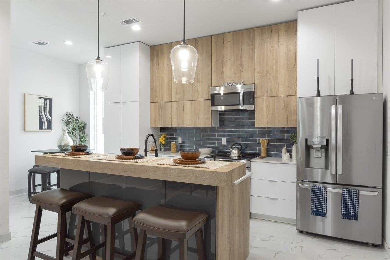 4314 Roseland Ave #101 - Photo 6 of 20