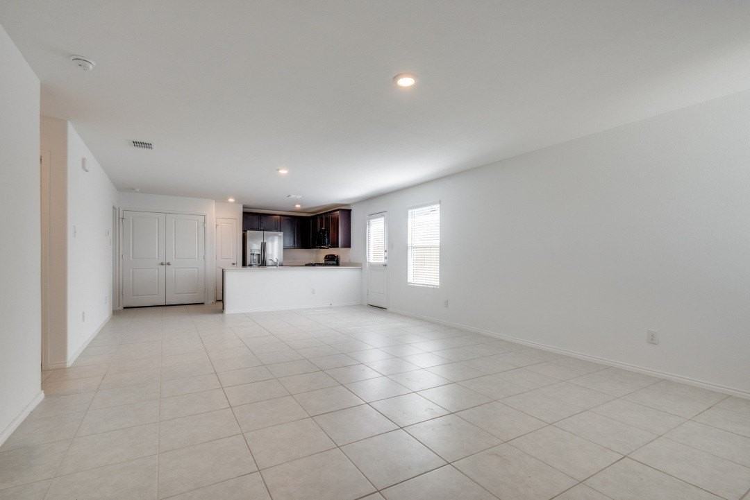 7516 Larson Ln - Photo 4 of 23