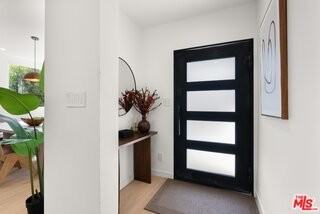 3464 Greenwood Ave - Photo 2 of 8