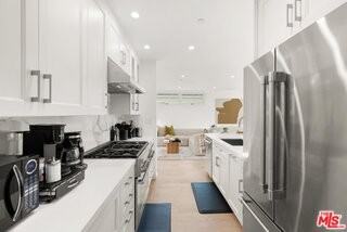 3464 Greenwood Ave - Photo 6 of 8
