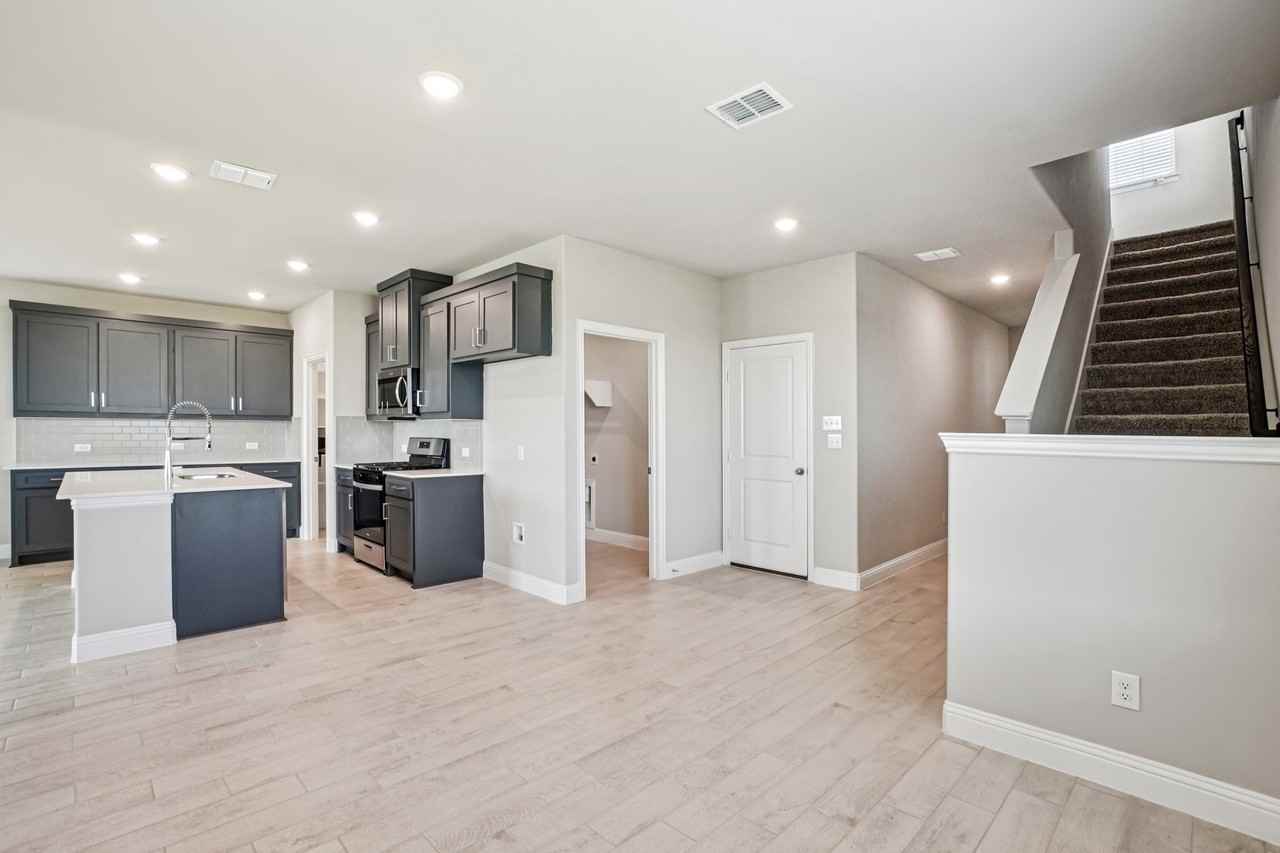 3009 Camilli Cv - Photo 2 of 39