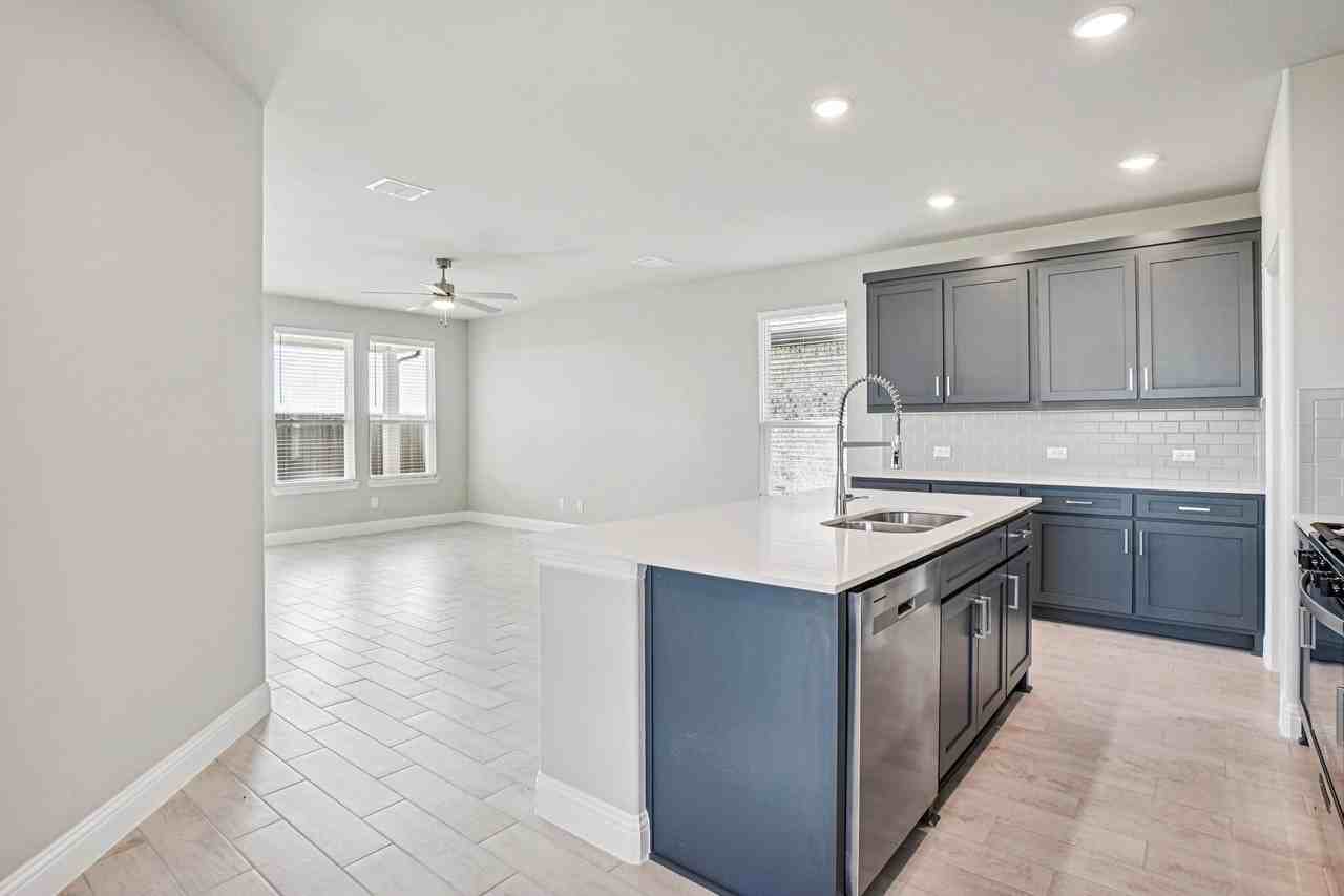 3009 Camilli Cv - Photo 3 of 39