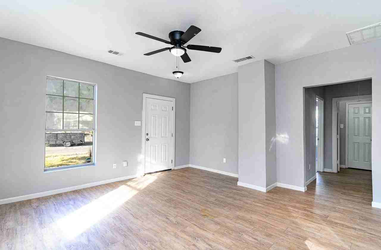 4509 Crozier St - Photo 5 of 13