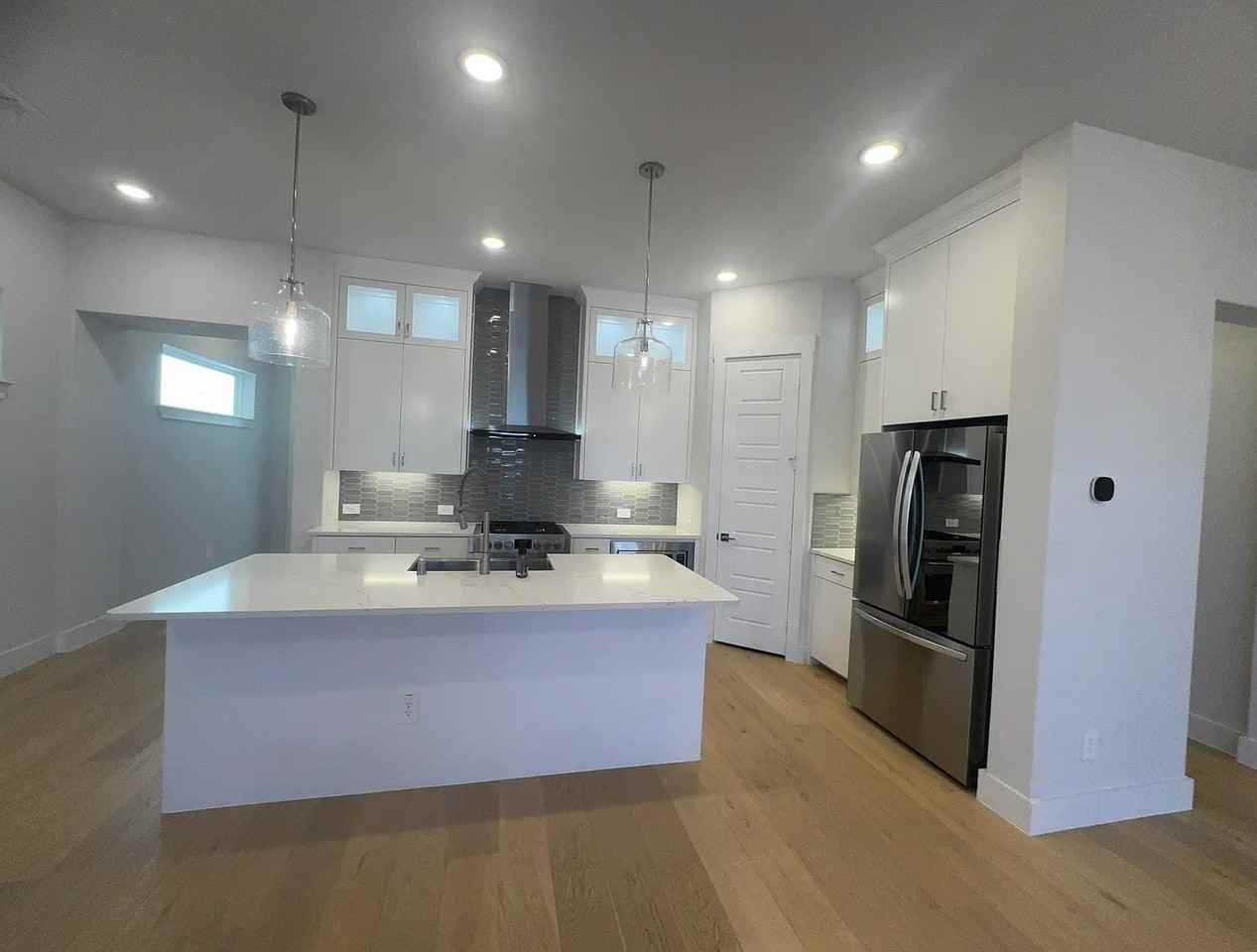 8207 Nunley Ln - Photo 6 of 24