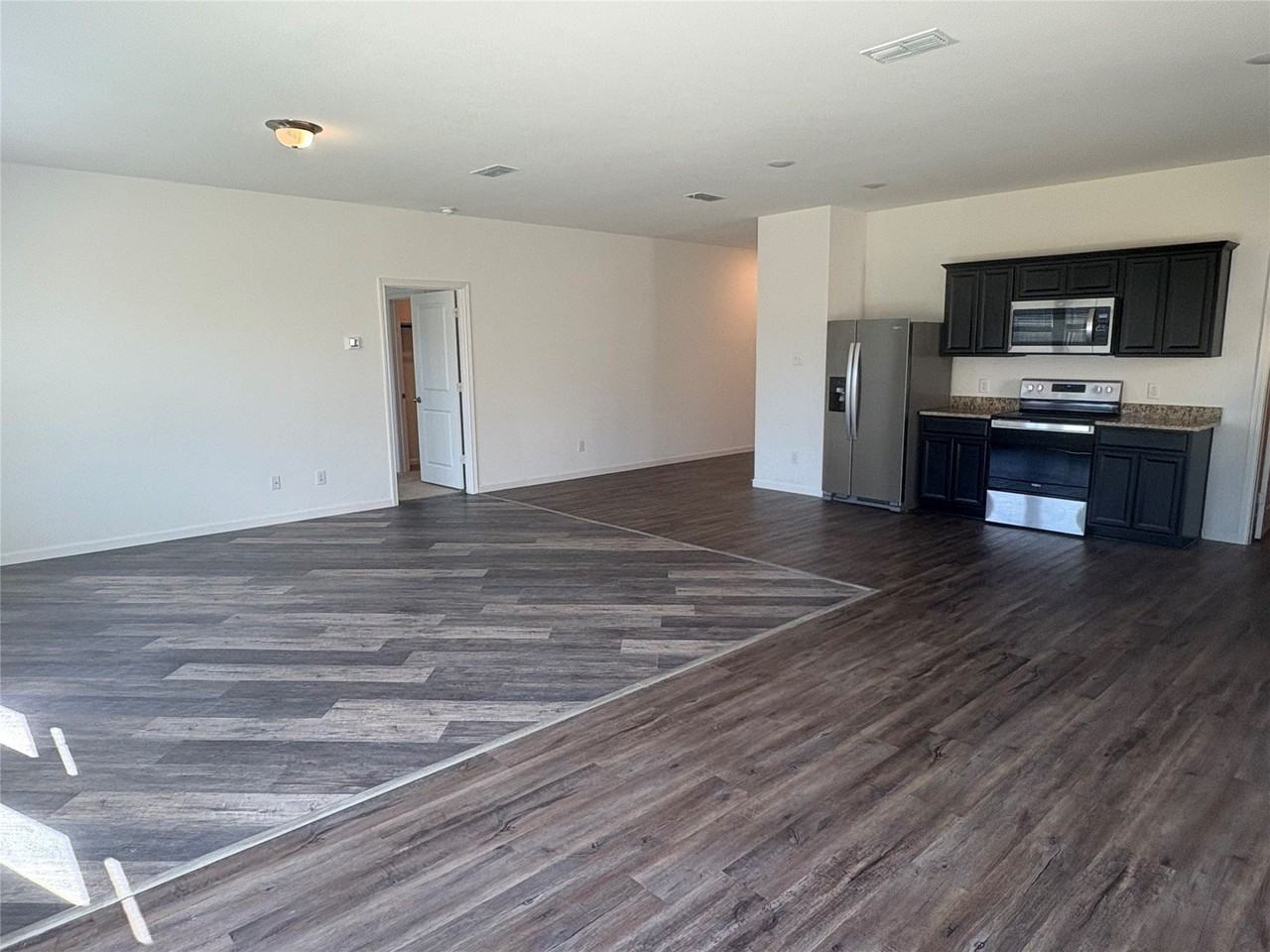 821 Cedar Elm Dr - Photo 3 of 14