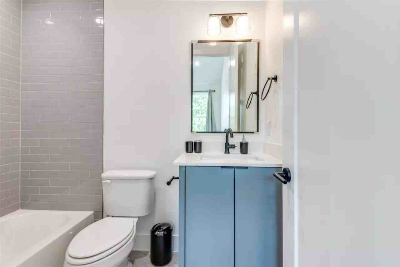 2915 Lucas Dr #102 - Photo 7 of 10