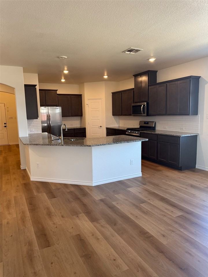 10101 Blanco Rd - Photo 3 of 16