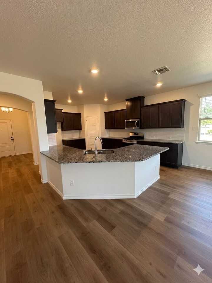 10101 Blanco Rd - Photo 4 of 16