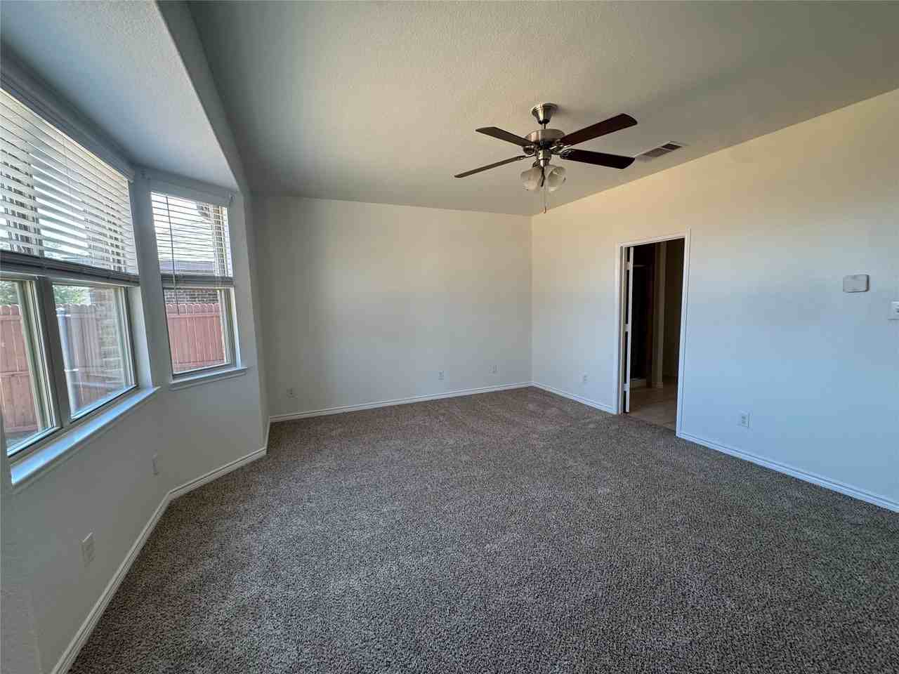 10101 Blanco Rd - Photo 7 of 16