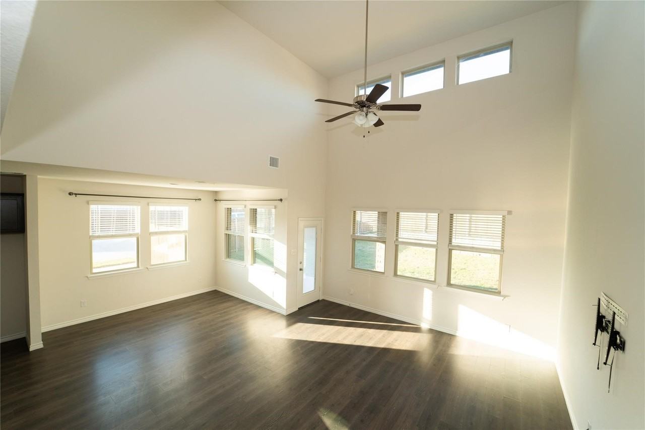 518 Saddle Club Way - Photo 5 of 30