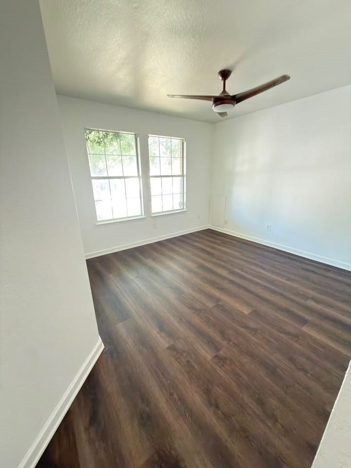 9409 Goldenview Dr - Photo 5 of 14