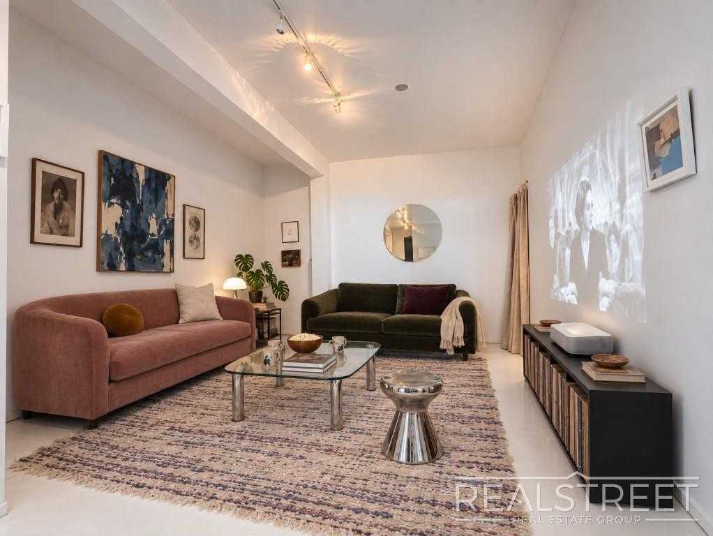 36 S 4th St #B5 - Photo 2 of 12
