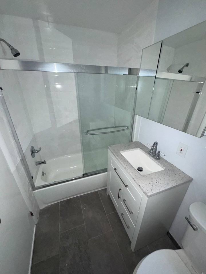 80 Cedarhurst Ave #06 - Photo 3 of 7