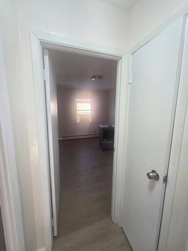 180 Beach 118th St - Photo 6 of 11