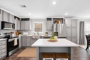 featured image of 1621 American Dr