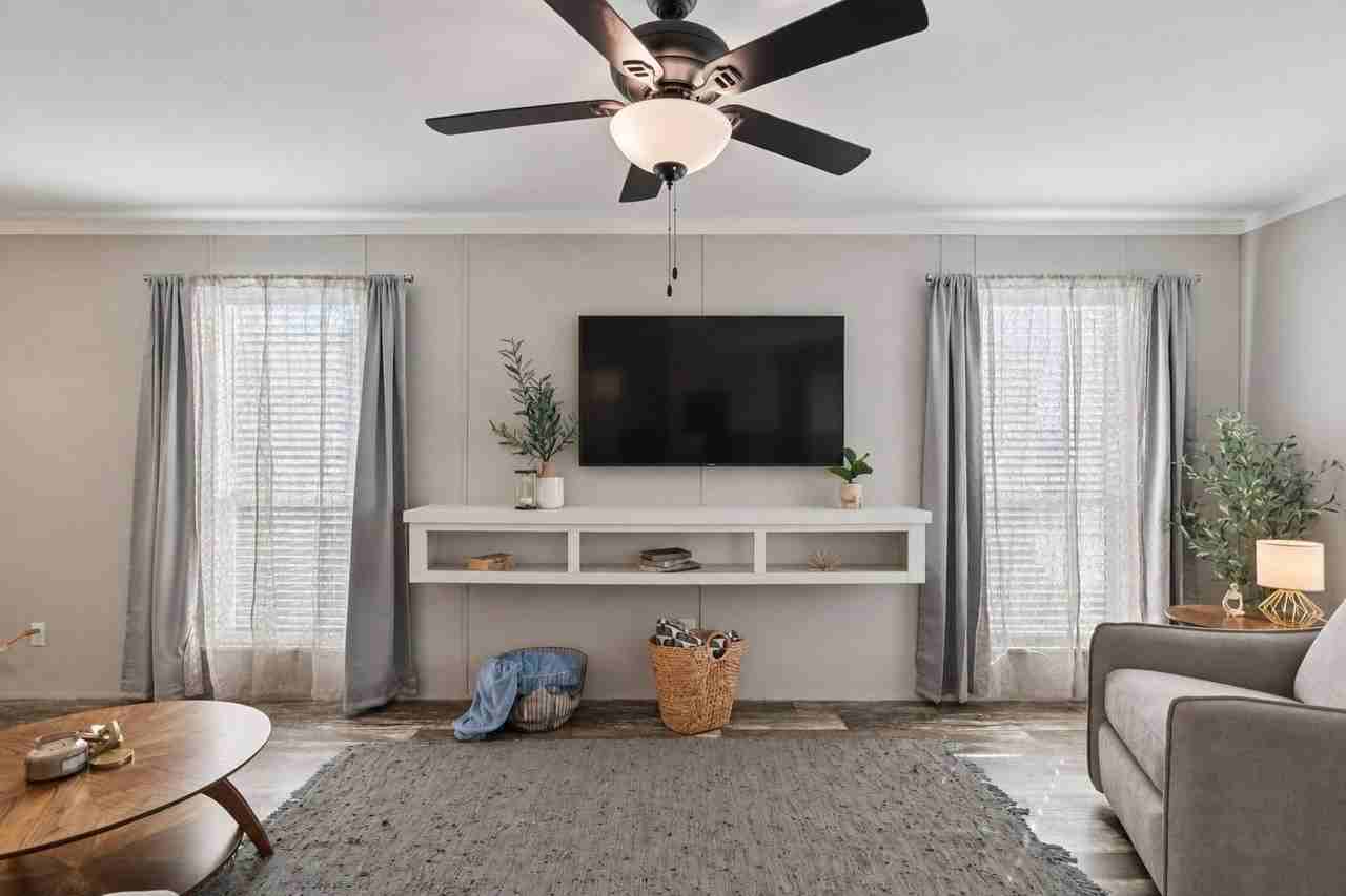 1629 American Dr - Photo 5 of 30