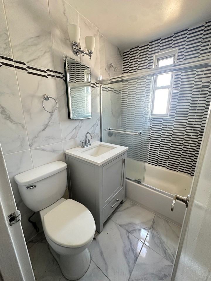 471 Merrick Rd #1K - Photo 5 of 17