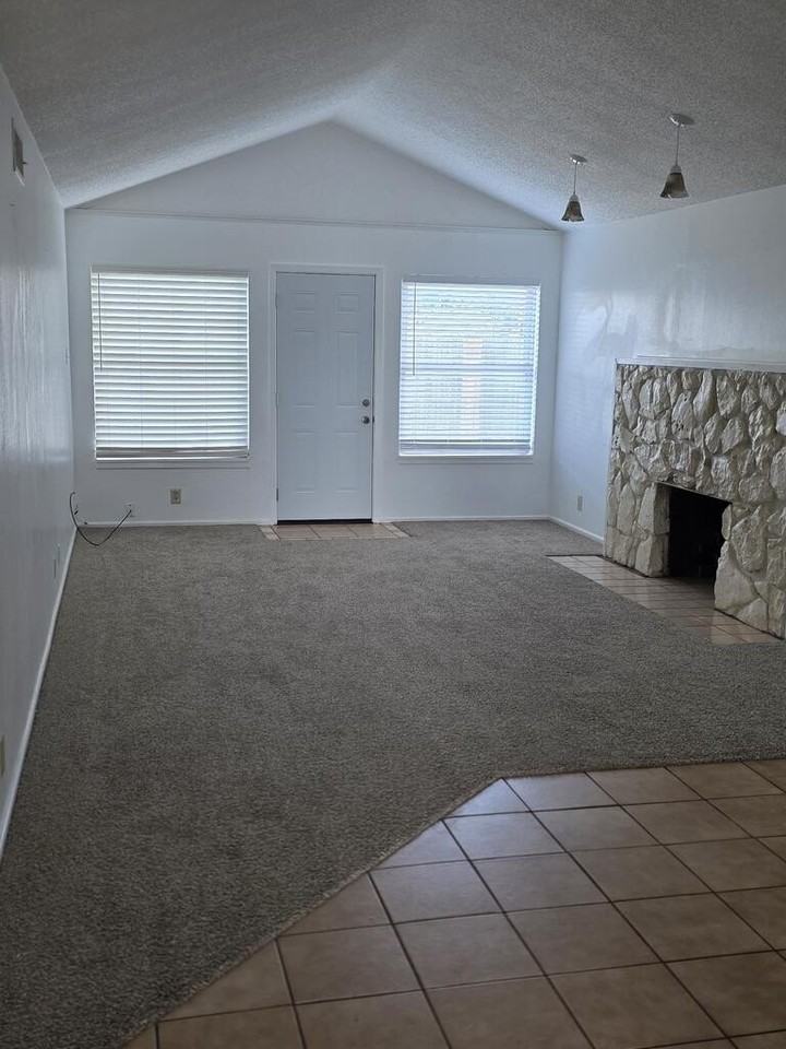 3220 Tanglewood Ln - Photo 7 of 25