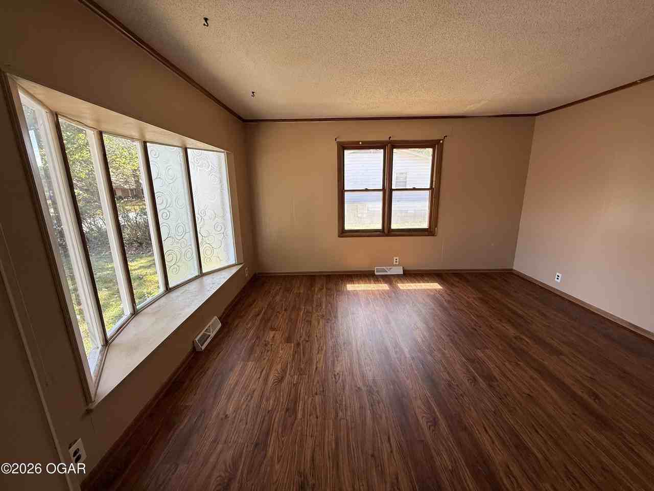 3502 Finley Ave - Photo 4 of 9