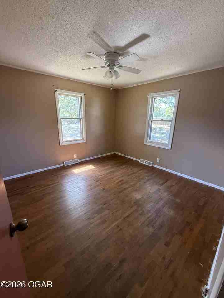 3502 Finley Ave - Photo 6 of 9