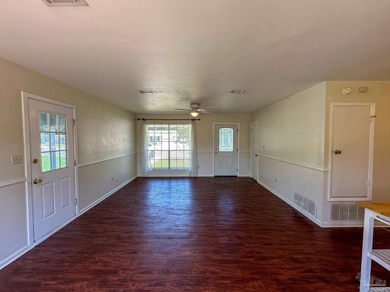 279 Airport Blvd - Photo 3 of 17